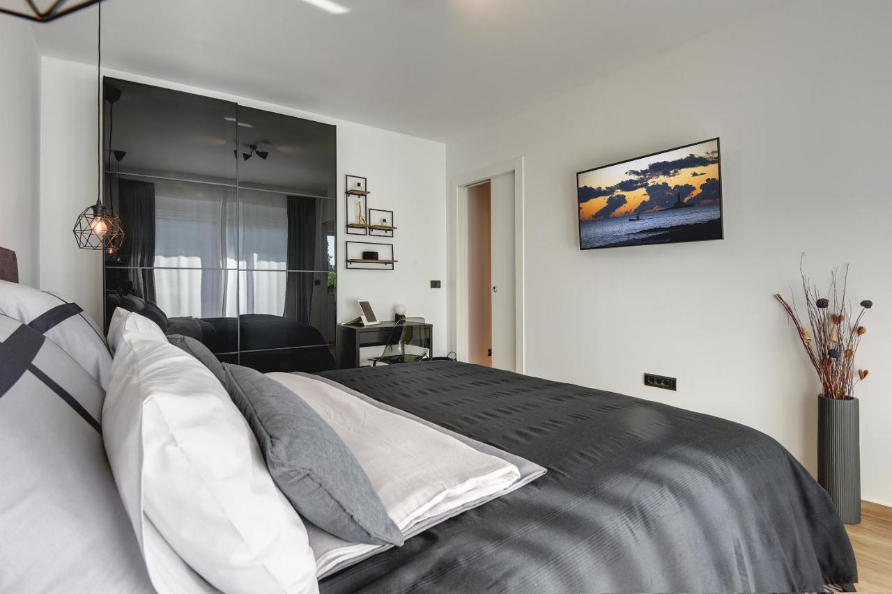 Giardini Penthouse Apartment Pula Ngoại thất bức ảnh